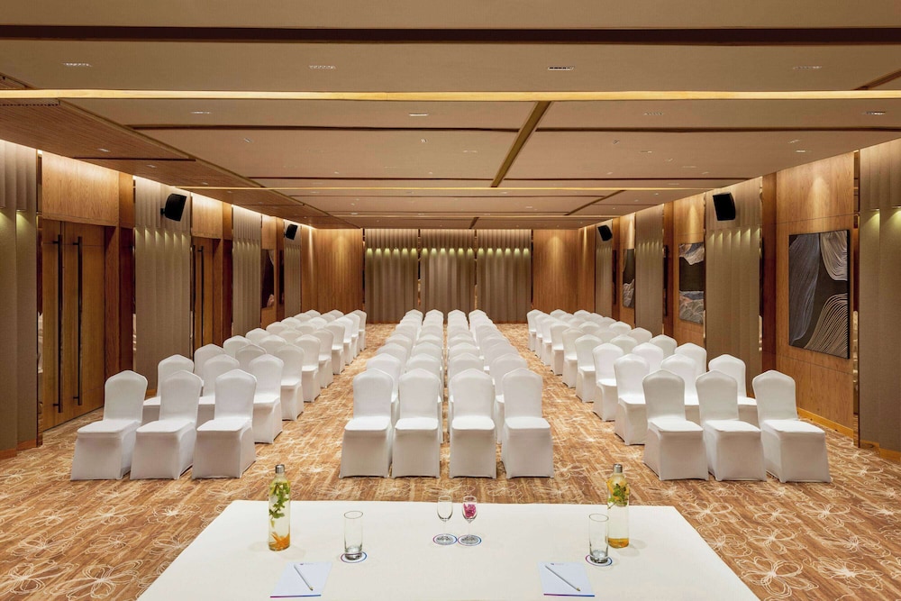 Ramada Encore by Wyndham Indore Nipania 38/44