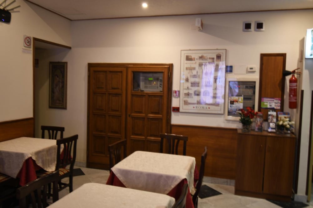 Hotel Ferrarese Roma 35/49