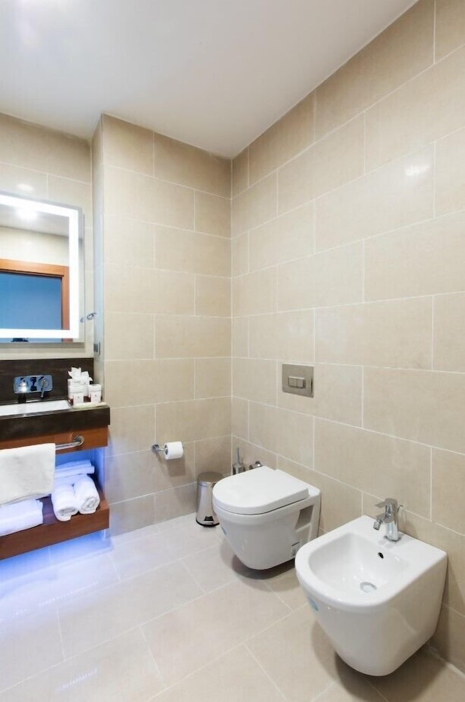 Legend Hotel Batumi 42/42