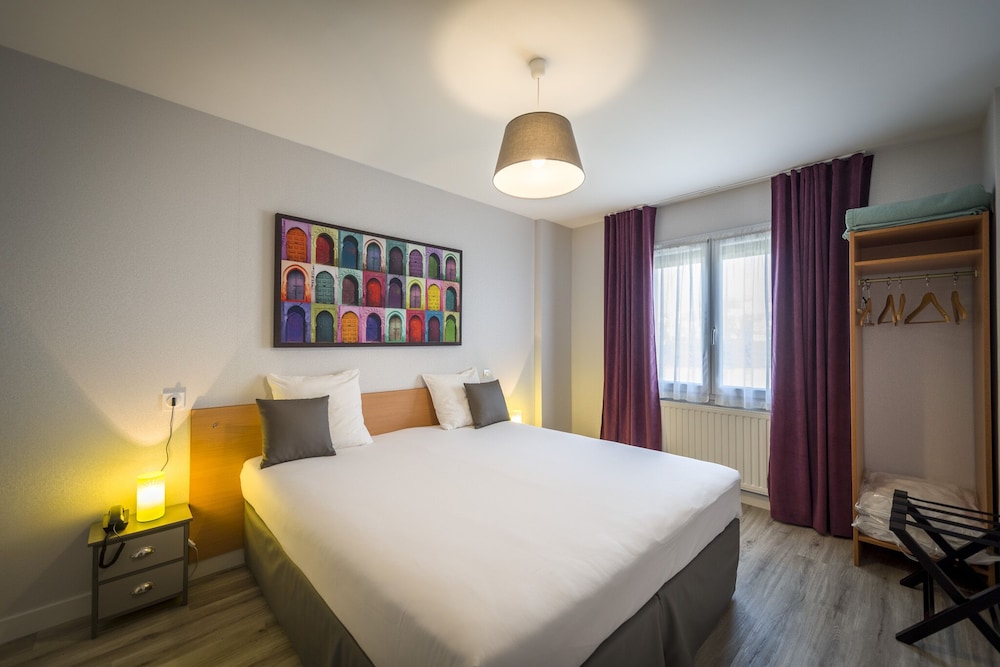 Hotel the Originals Saumur Ouest La Saulaie 15/63