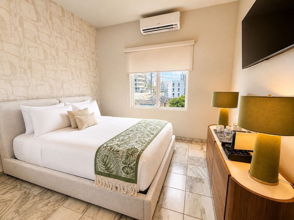 CORAL, PREMIUM, QUEEN BED