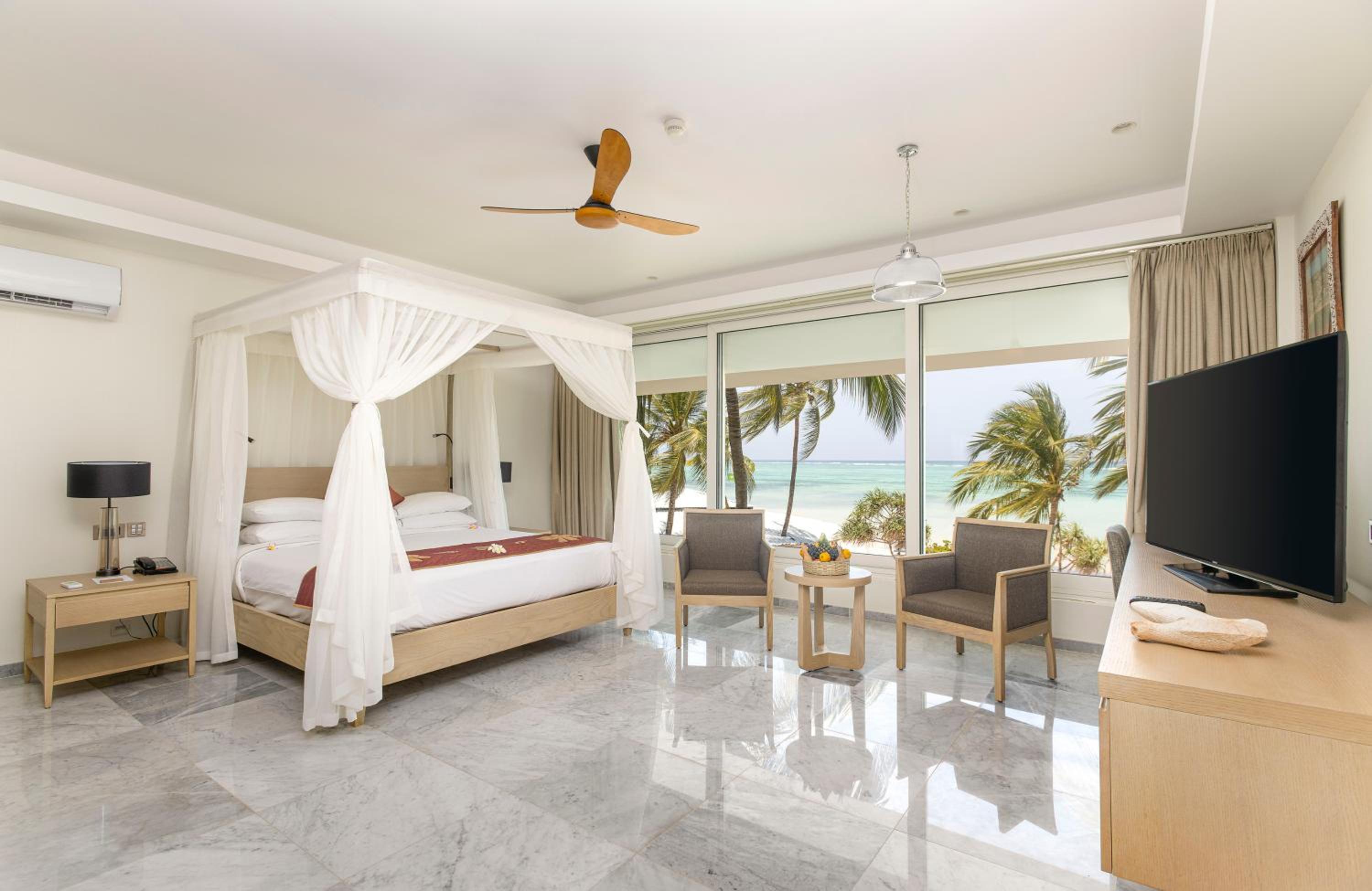 The Level, Beach
