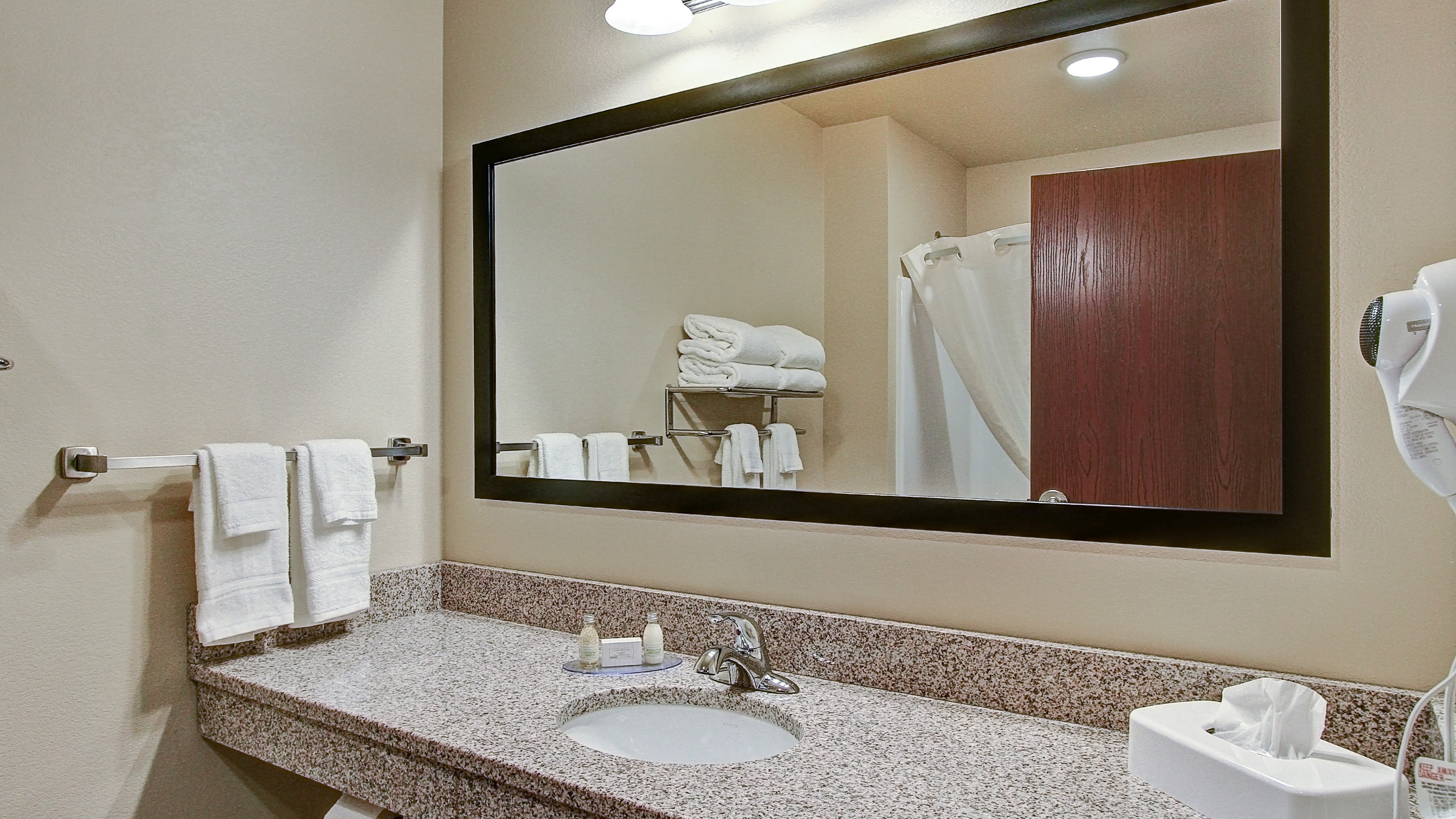 Cobblestone Hotel & Suites - Pulaski 59/62