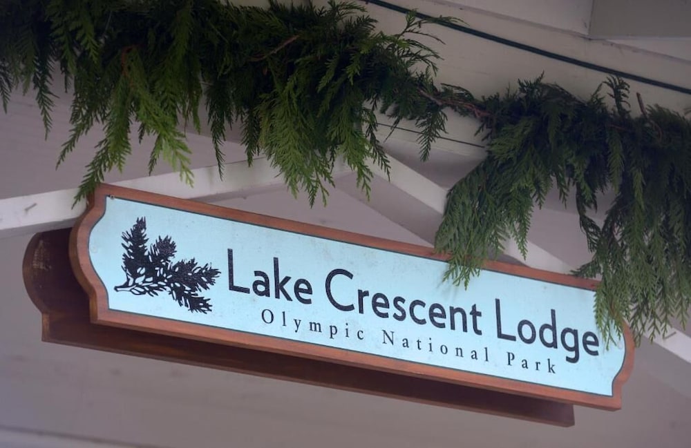 Lake Crescent Lodge 1/50