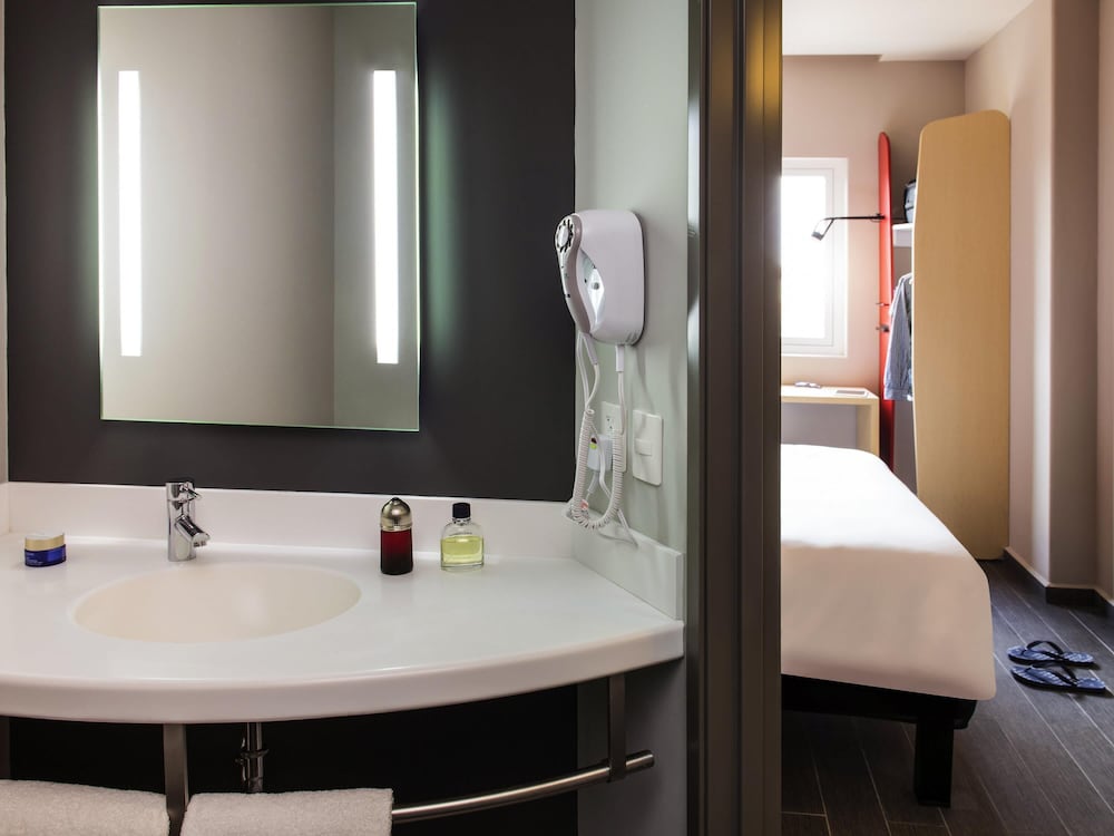 Ibis Mazatlan Marina 42/44