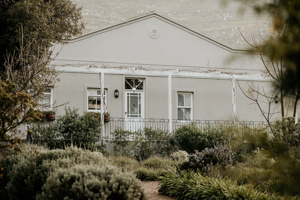 Blue Gum Country Estate 2/89