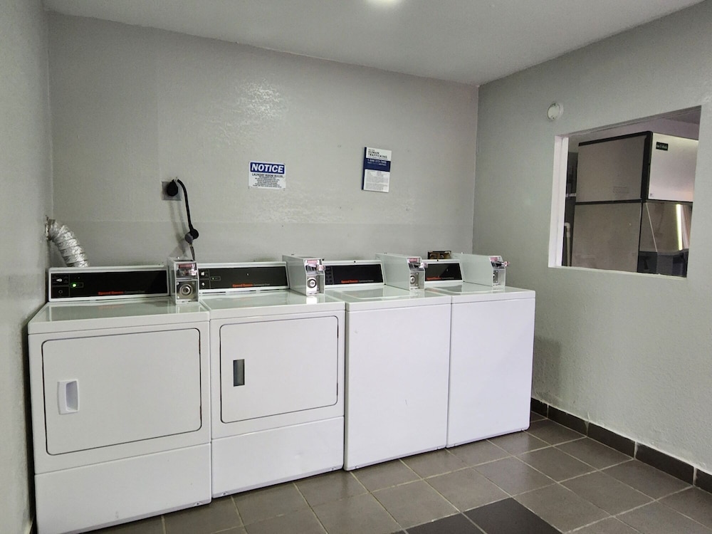 Lobby at Motel6 North Little Rock, AR, NORTH LITTLE ROCK - AR