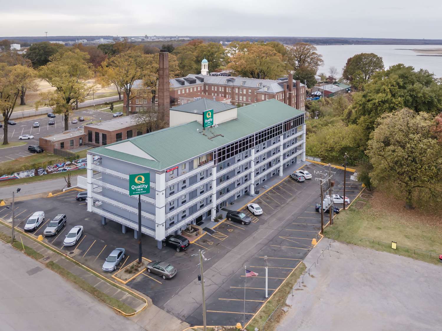 Downtown Inn & Studio Suites 4/23