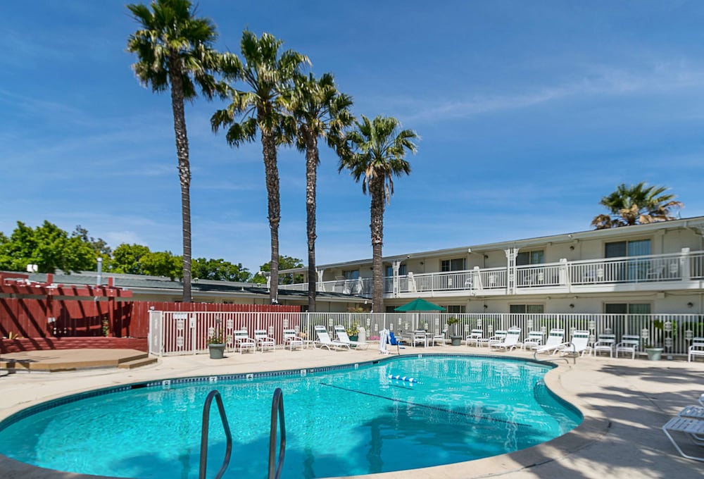 Motel6 Santa Maria, CA - South 55/56
