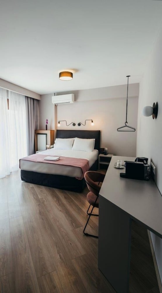 BED in Athens 20/48