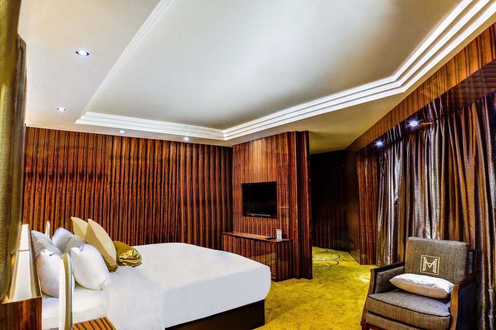 Moty Hotel 35/62