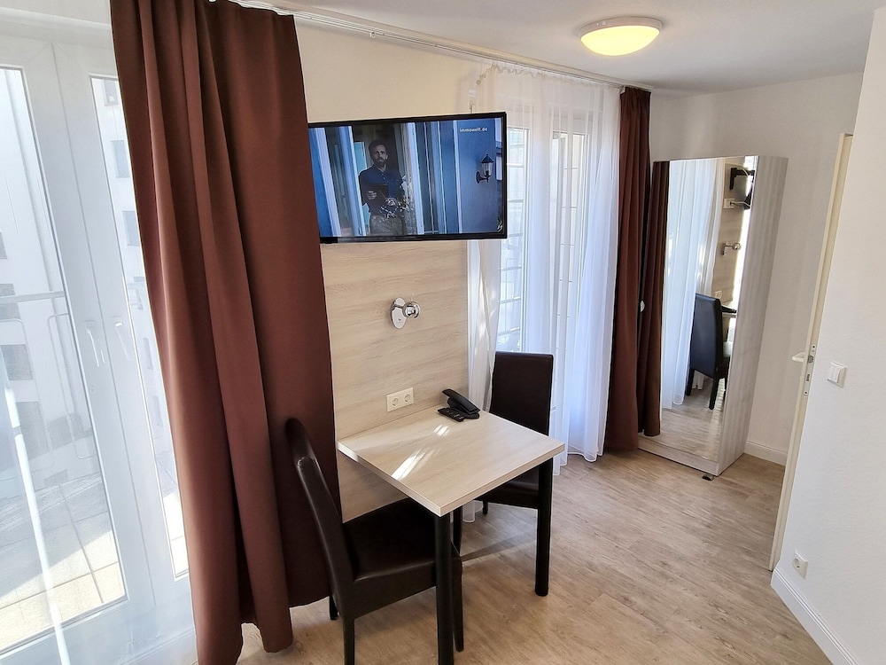 Adler Hotel Frankfurt 43/50