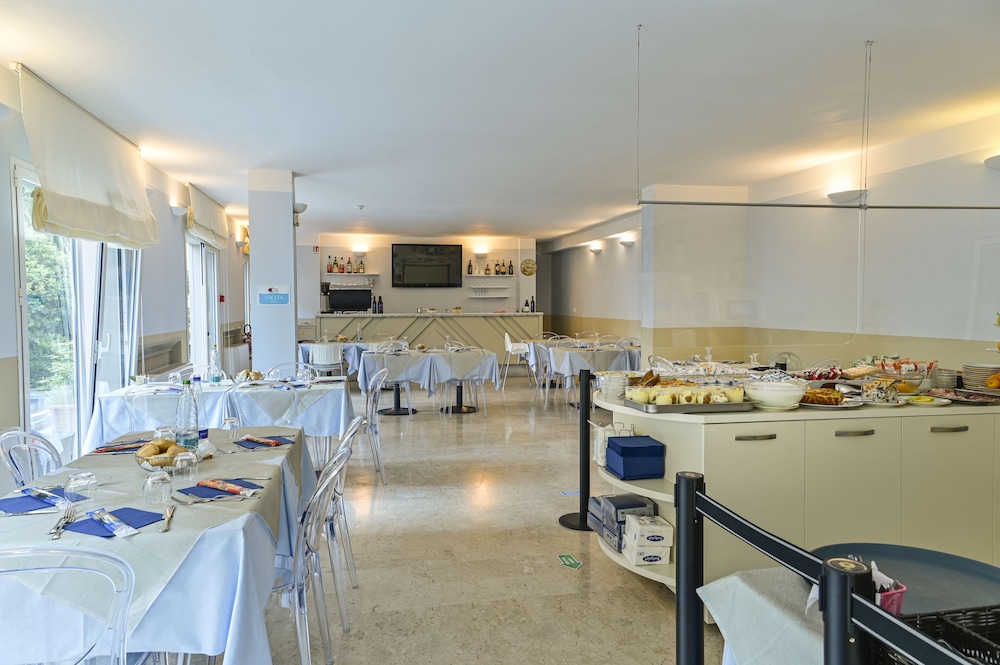 Hotel Delle Rose 31/50