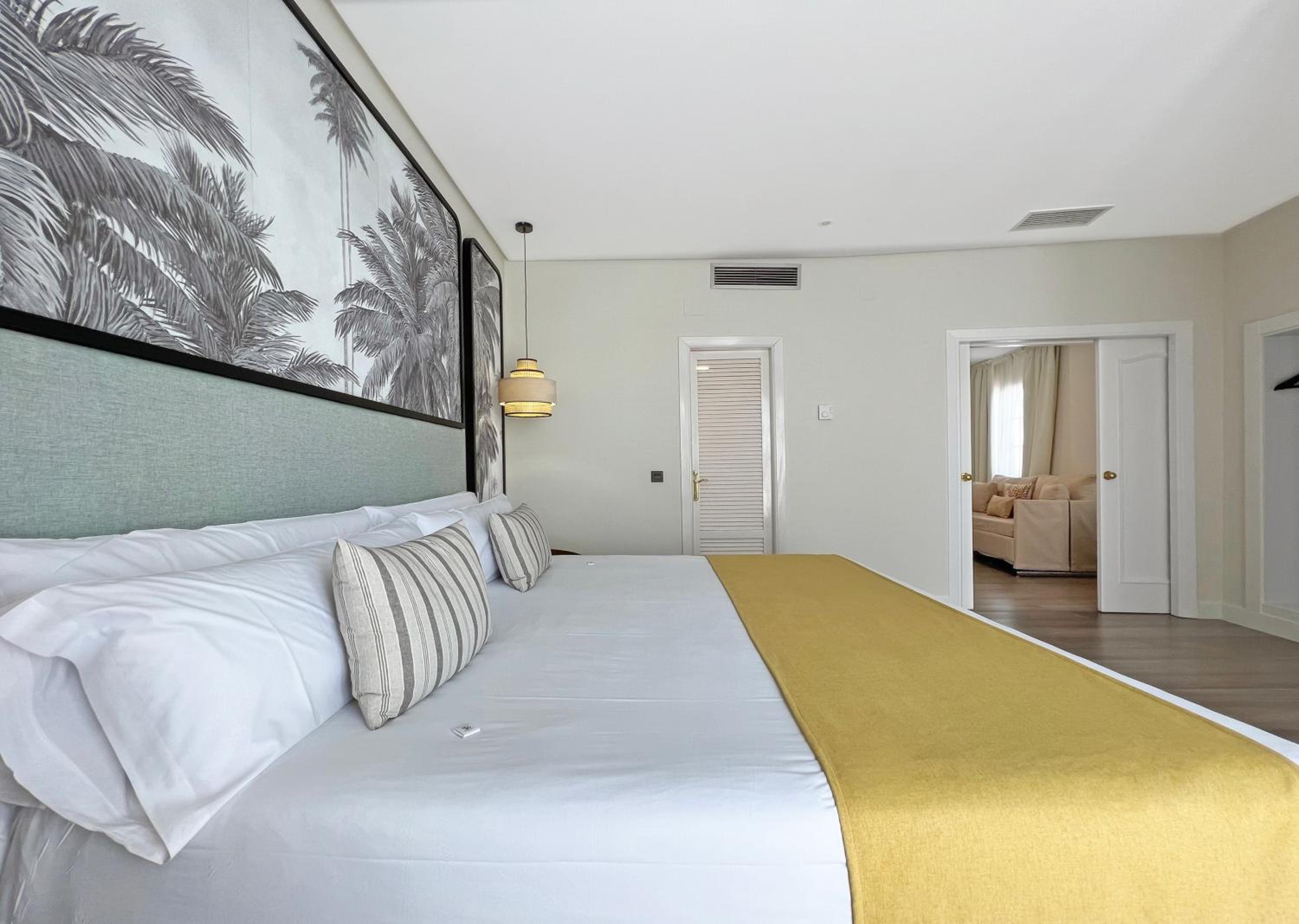 Junior Suite, Queen Bed