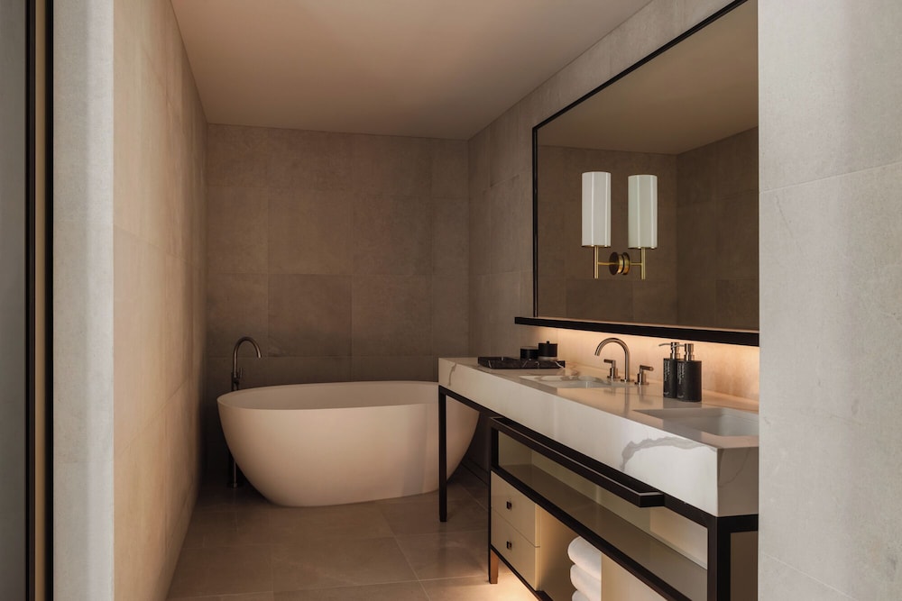 Skyline, Suite, Twin Beds