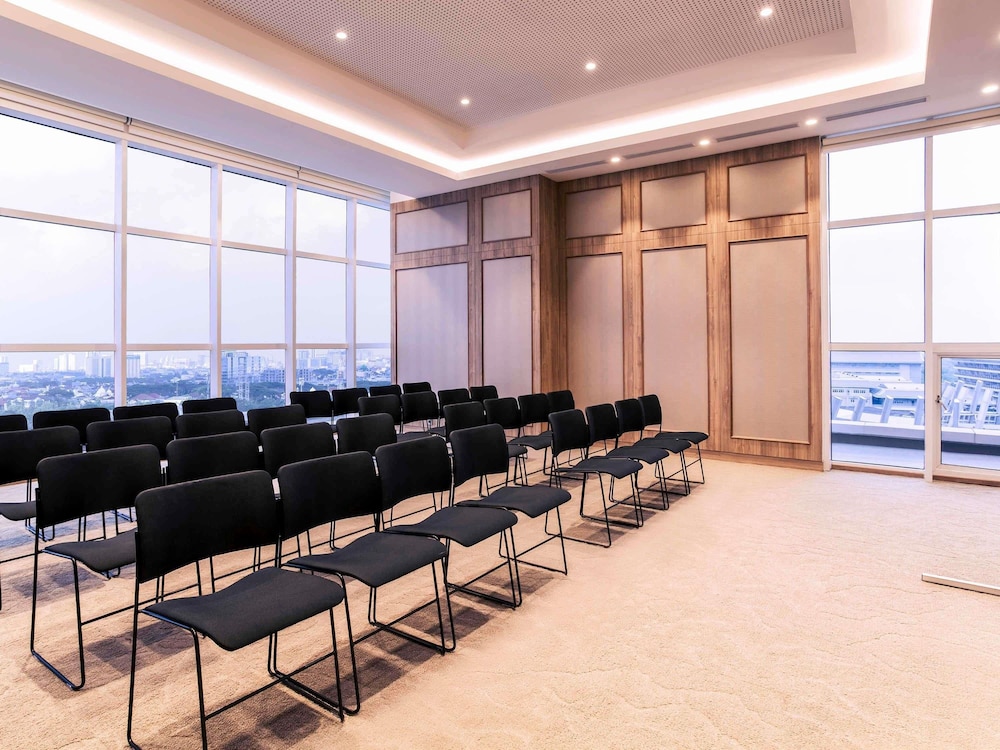 Mercure Jakarta Pantai Indah Kapuk 61/73
