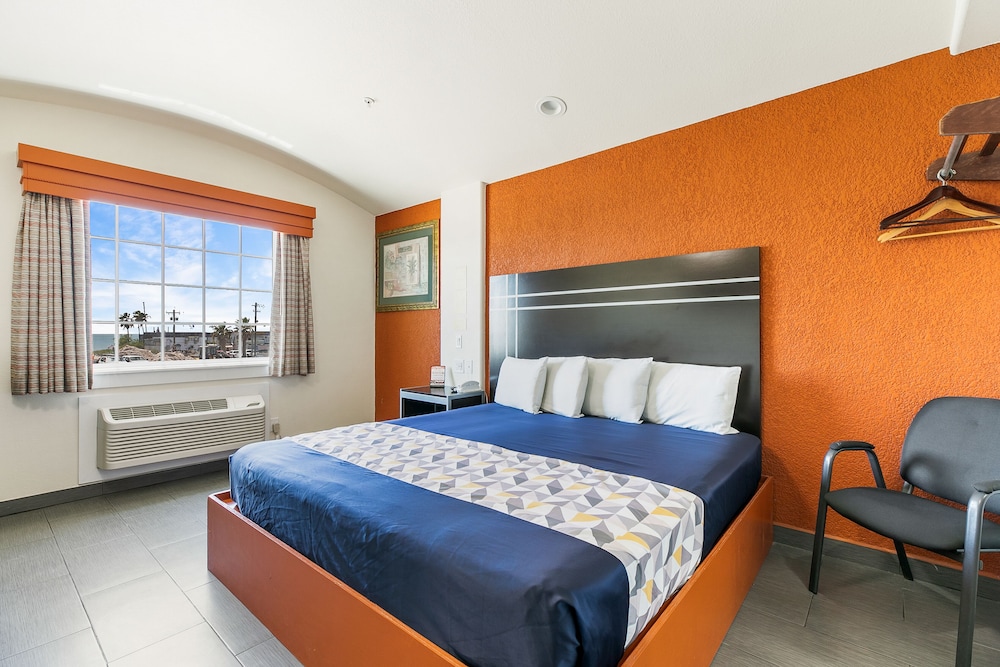 Lighthouse Inn 27/59