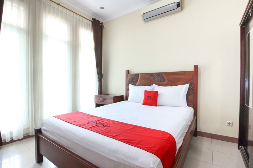 Reddoorz Plus Near Stie Ykpn 10/30