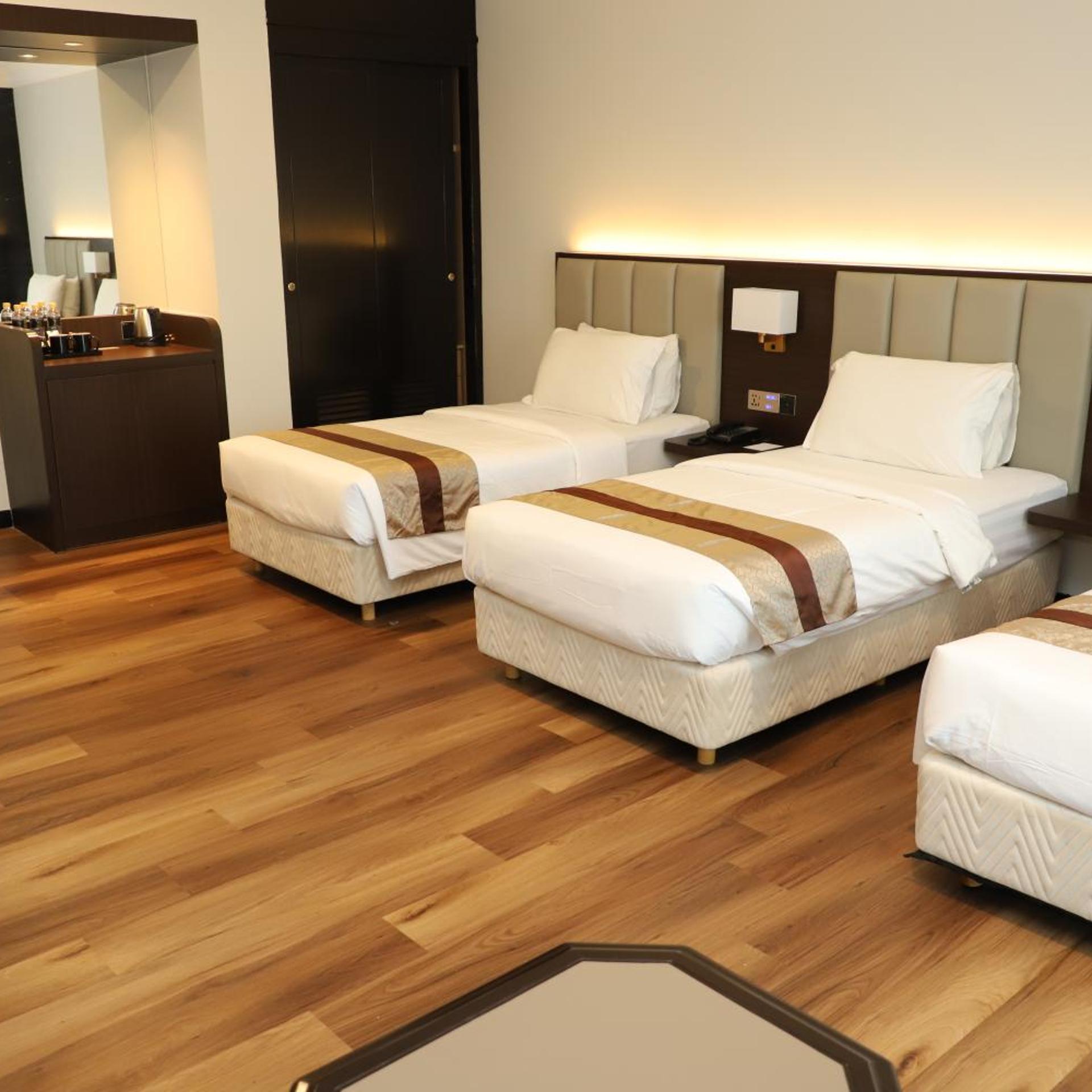 Deluxe, Triple, Single Bed, Grand Darul Makmur Hotel Kuantan 7/9