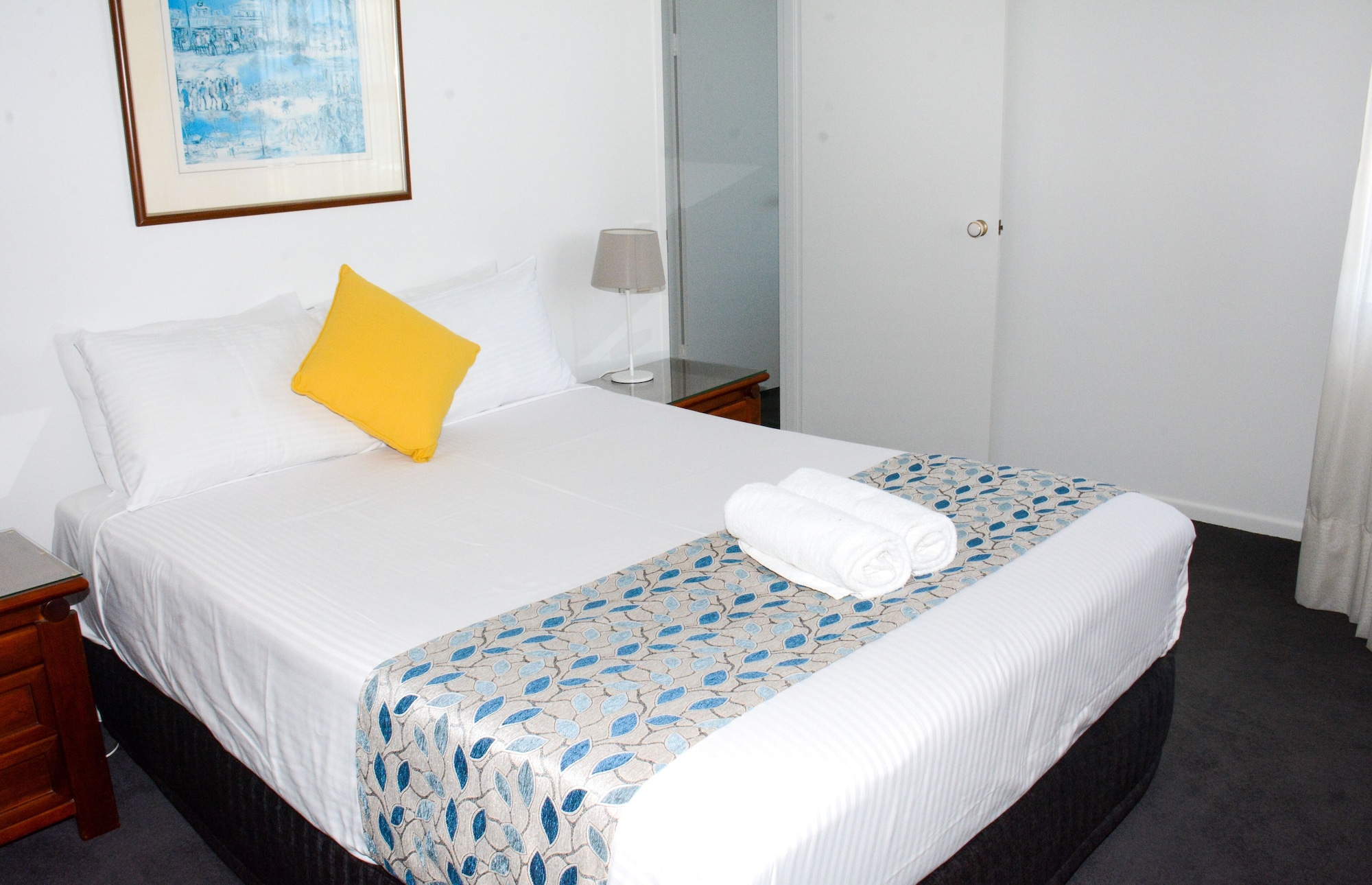 2 BEDROOMS, APARTMENT, TWIN BEDS, LOW FLOOR