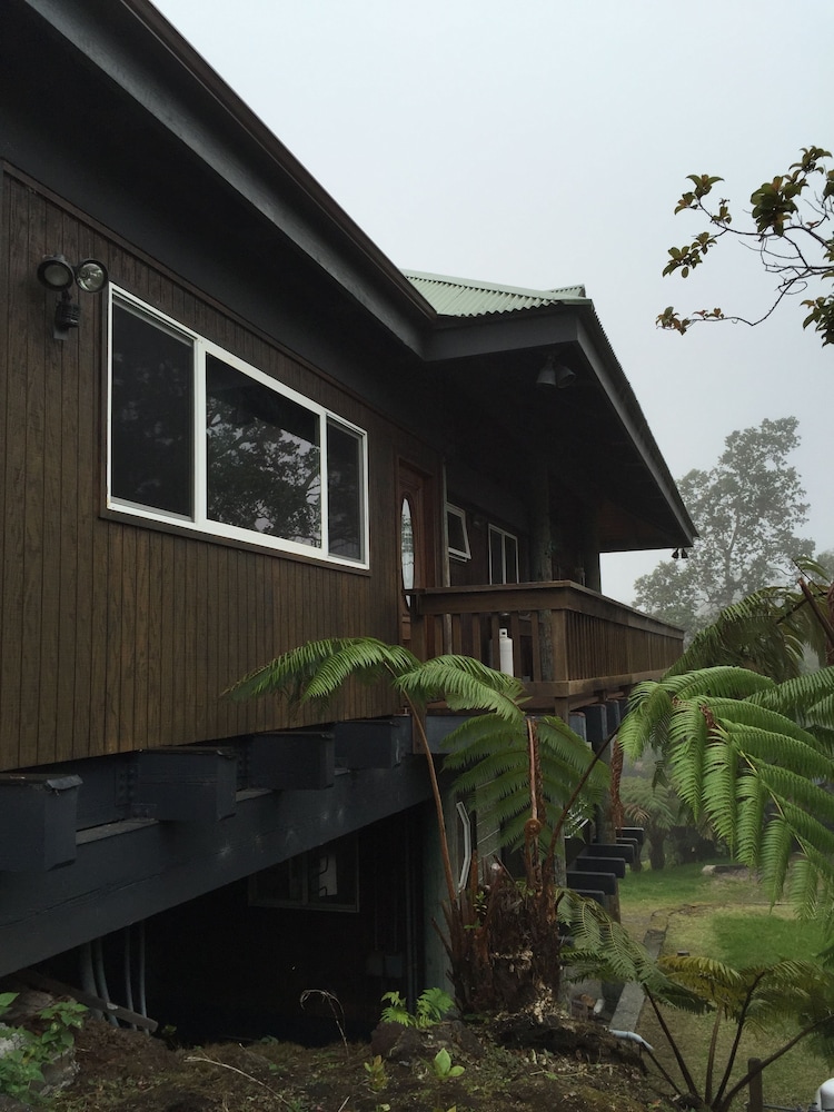 Volcano Acres Ranch Bed and Breakfast 6/75
