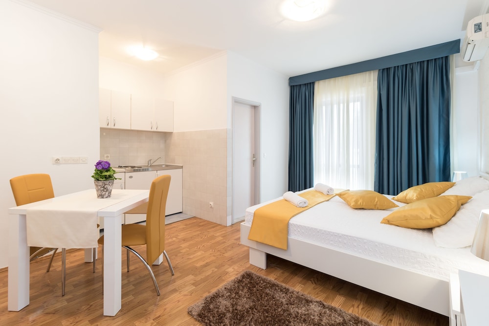 Villa Voinic 49/50