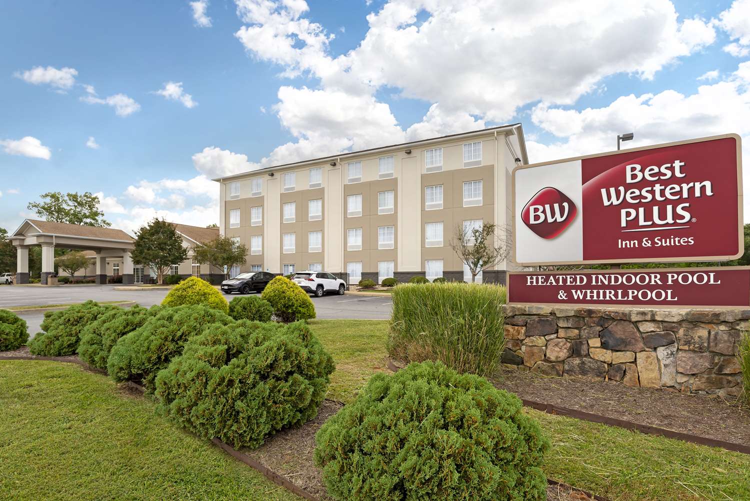 Best Western Plus Crossroads Inn & Suites 13/13