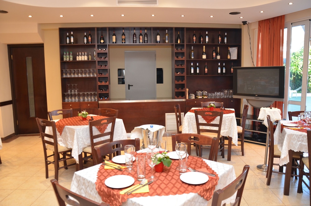 Marine Congo Hotel 35/42