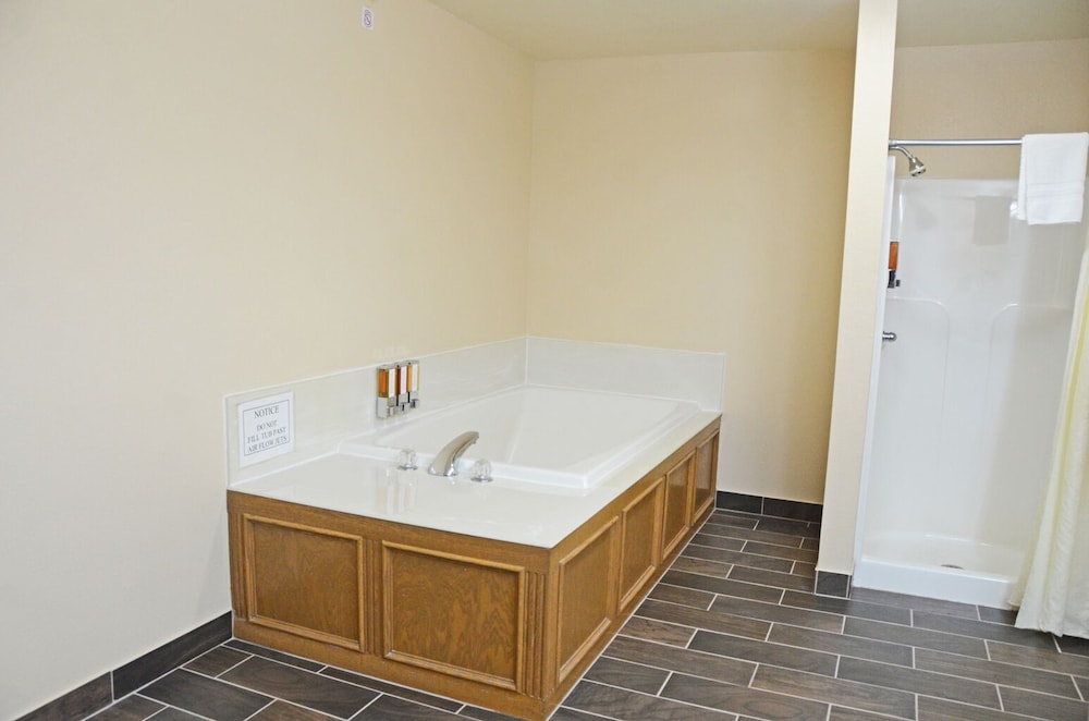 HERITAGE GRAND INN 100/100
