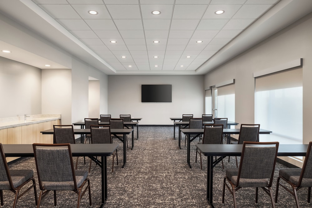 TownePlace Suites by Marriott Hickory 23/32