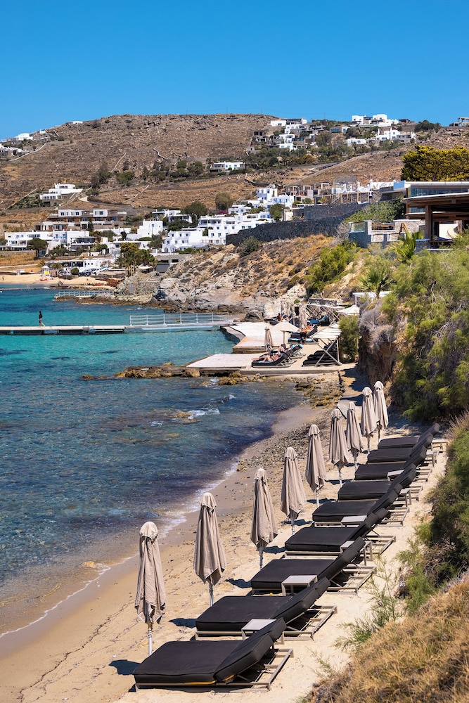Saint John Hotel Villas and Spa 103/107