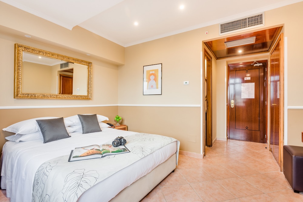 Raeli Hotel Archimede 7/44