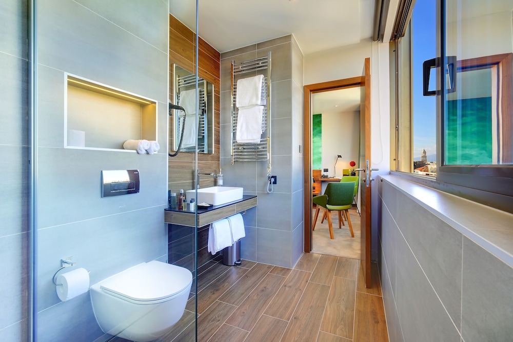 Horizon Luxury Suites 42/50