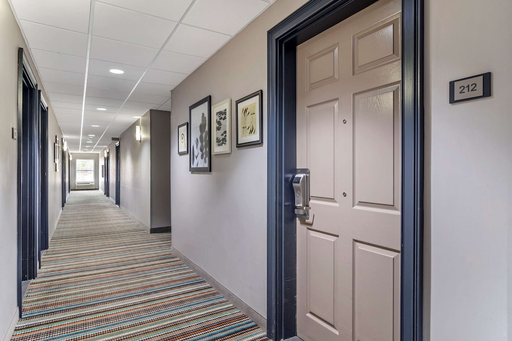 Comfort Inn and Suites Calhoun South 26/58