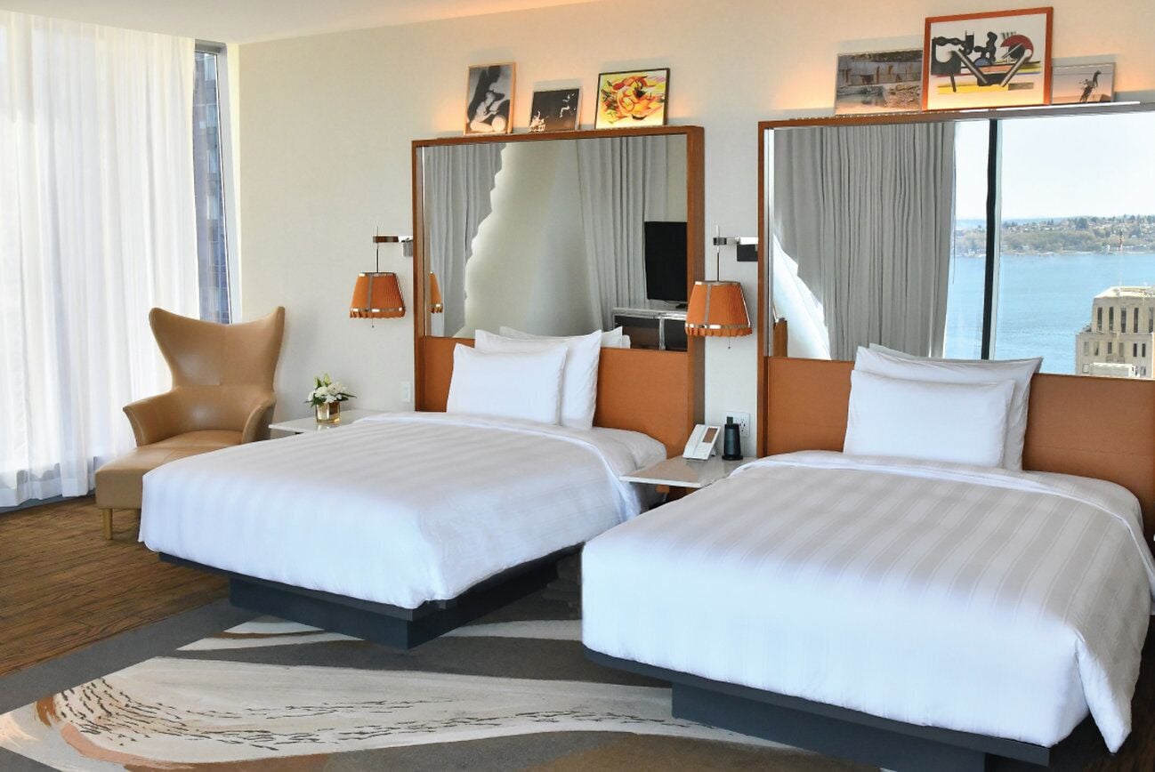 PREMIER, SUITE, 2 QUEEN BEDS, CITY VIEW