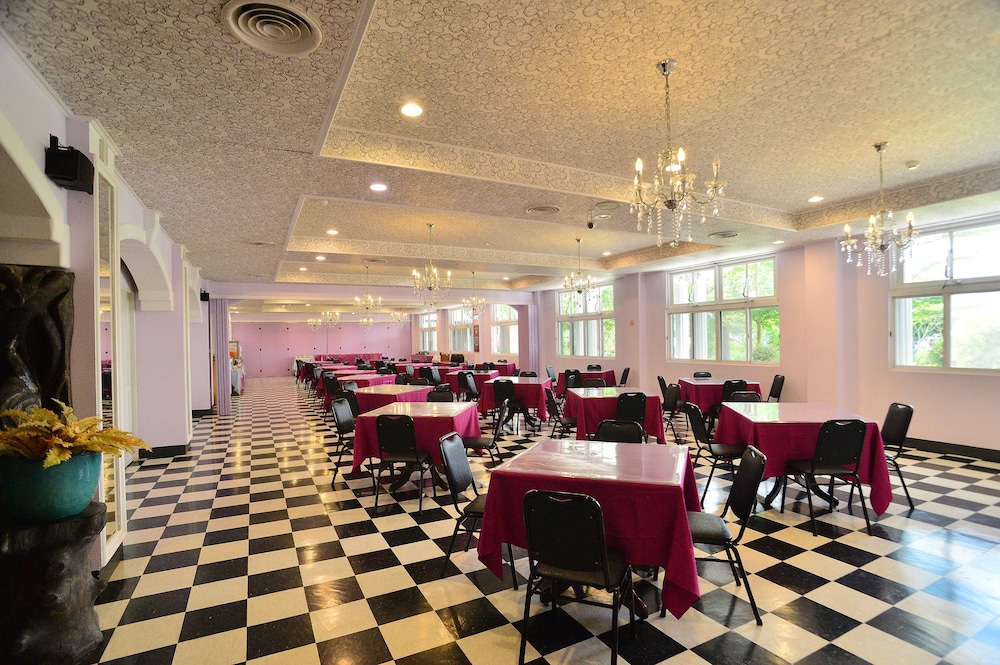 Jin Huei Hotel 59/64