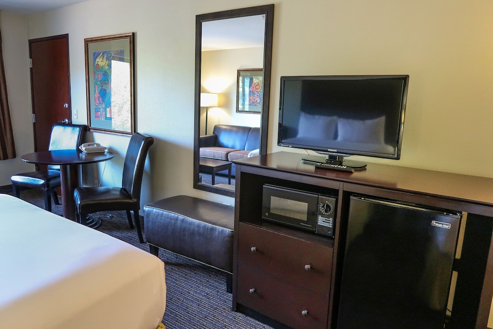 Oxford Suites Portland - Jantzen Beach 44/53