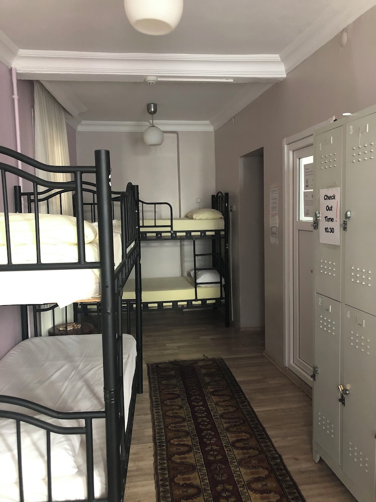 Avrasya Hostel 20/50