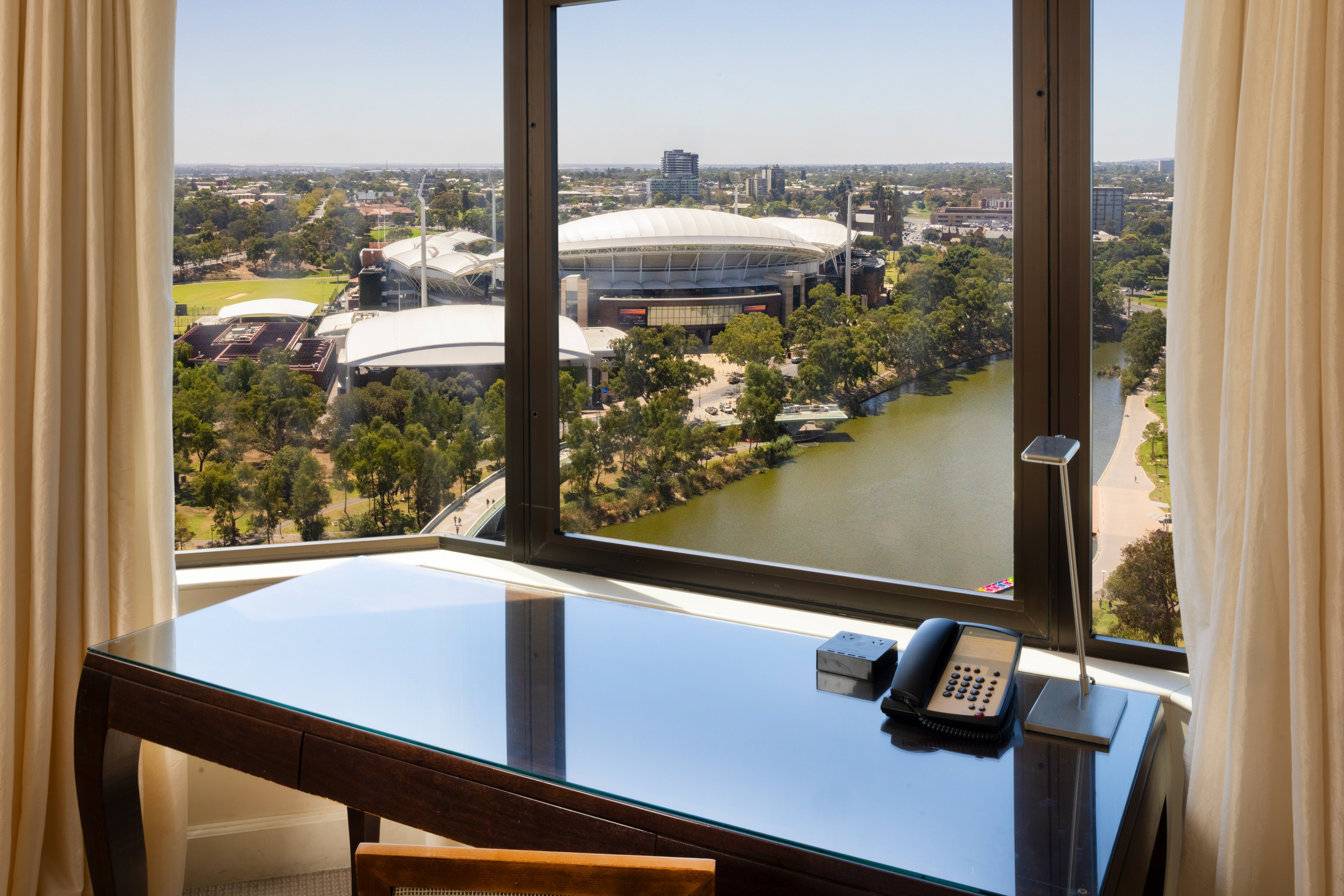 Intercontinental Adelaide 37/82