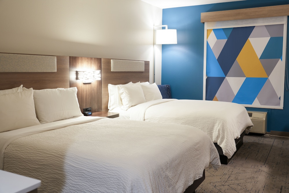غرفة قياسية بسريرين كوين لذوي الإعاقة، Holiday Inn Express Hotel And Suites Cedar Hill 3/8