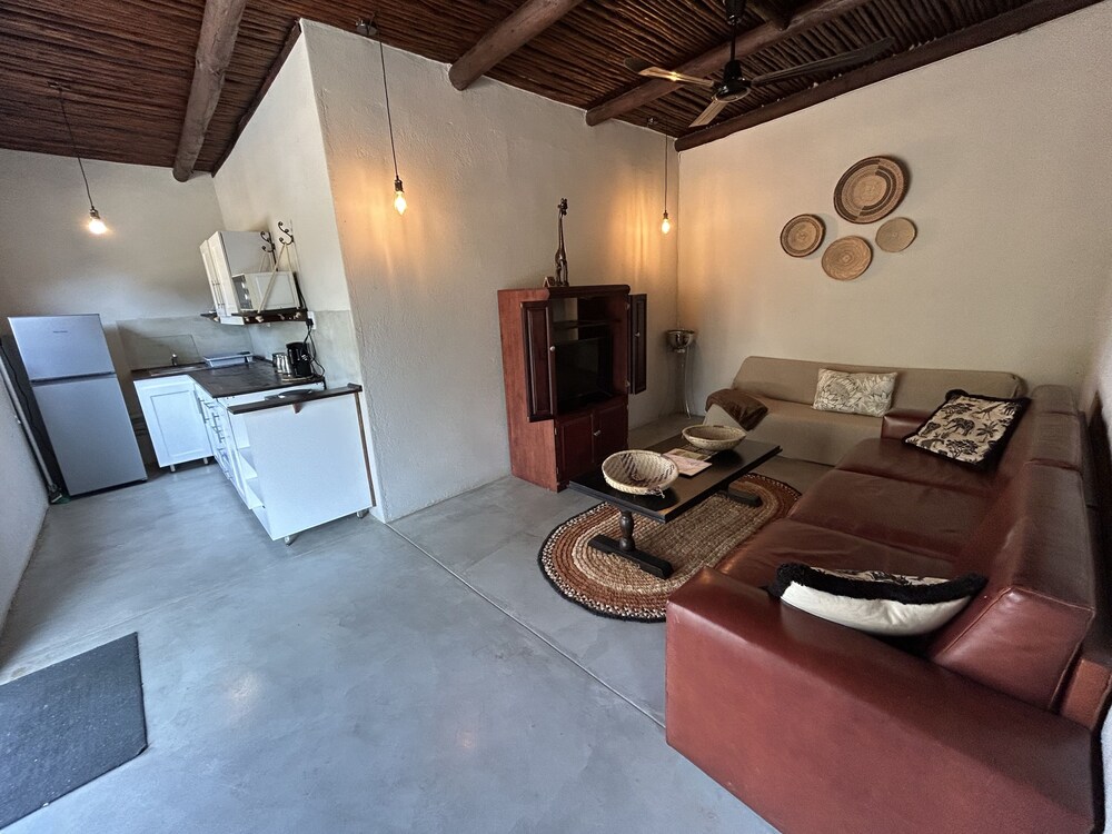 Leadwood Tree Safari Lodge 695 16/30