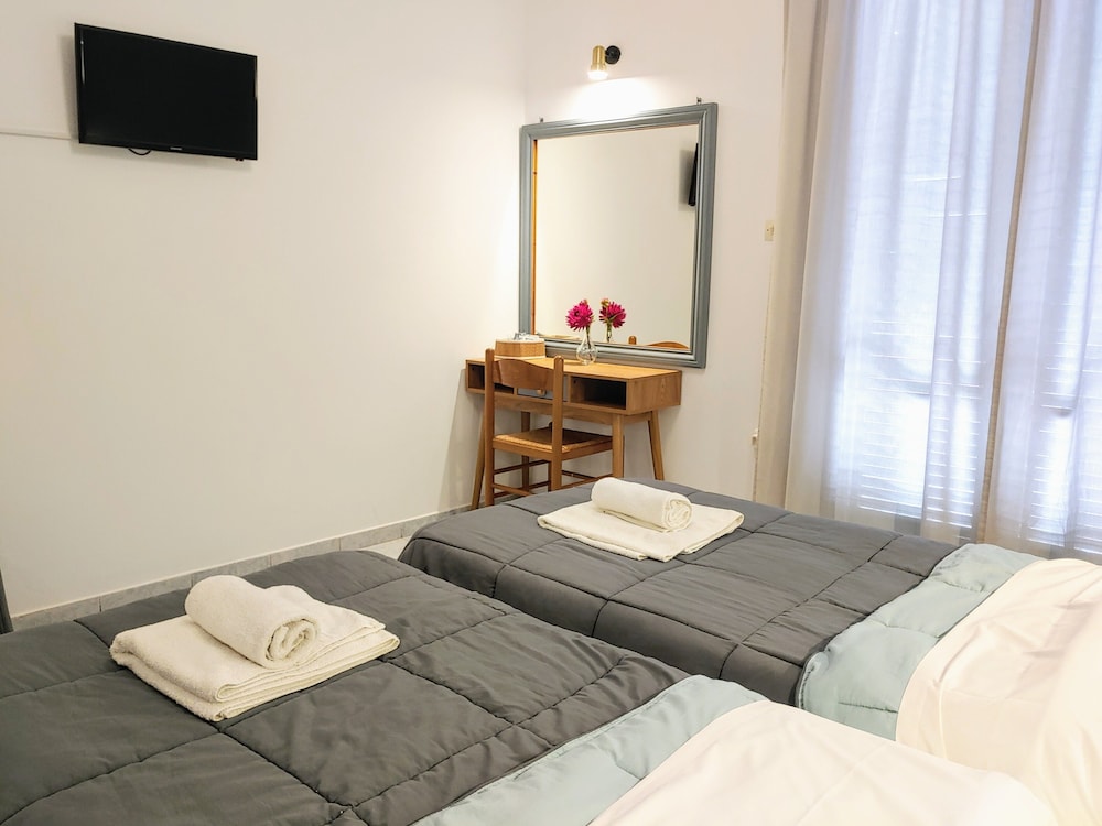 Aegina Hotel 33/73