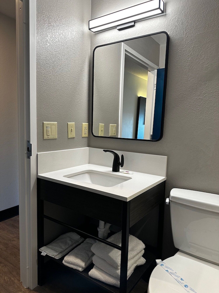 Motel6 Indianapolis, IN 49/51