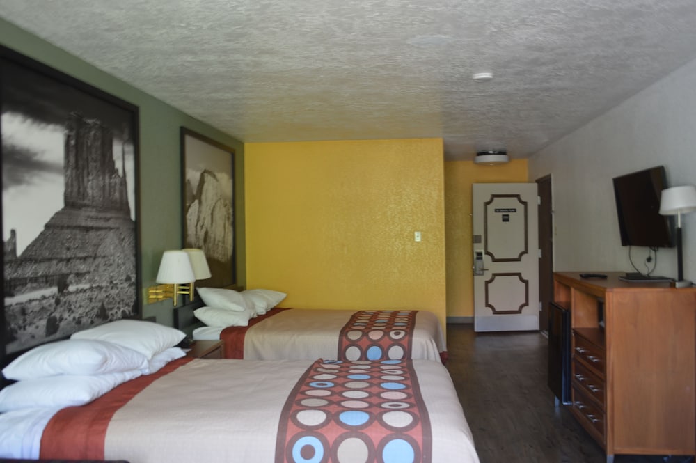 Super 8 By Wyndham St. George UT 13/23