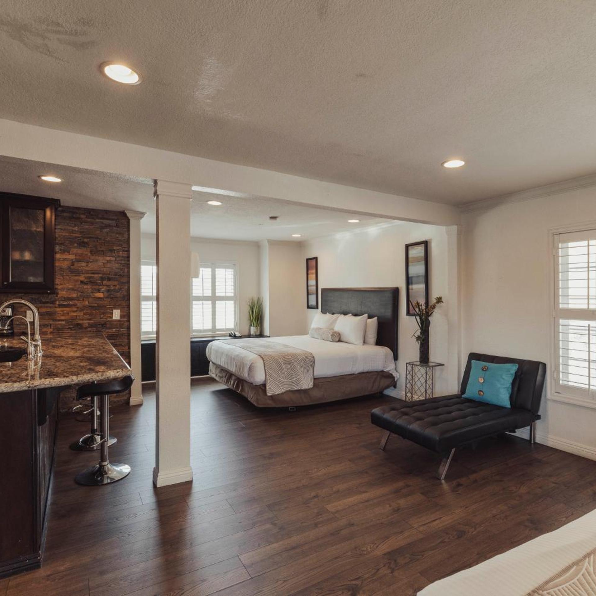 Family Suite, Dixie, 2 Bathrooms، The Dixie Hollywood 6/10