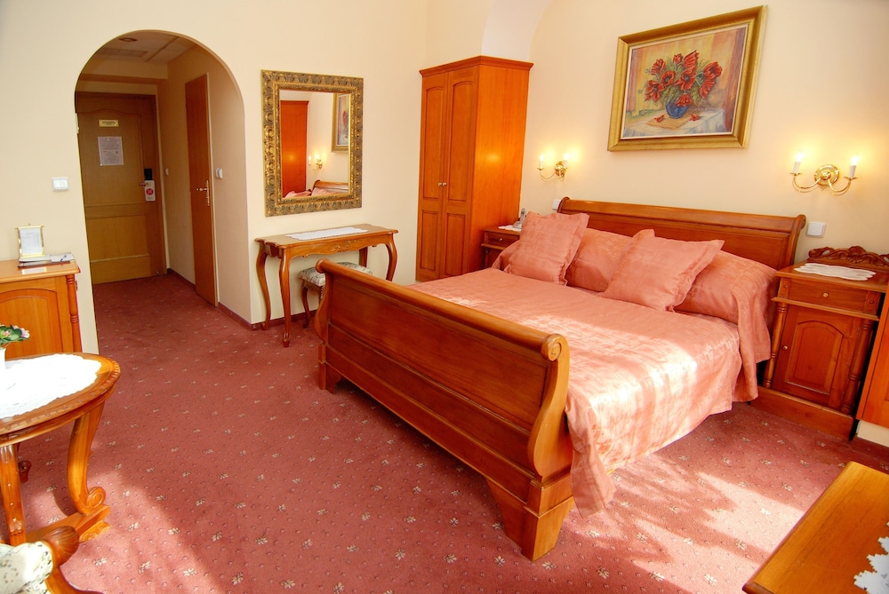 SUPERIOR, DOUBLE BED