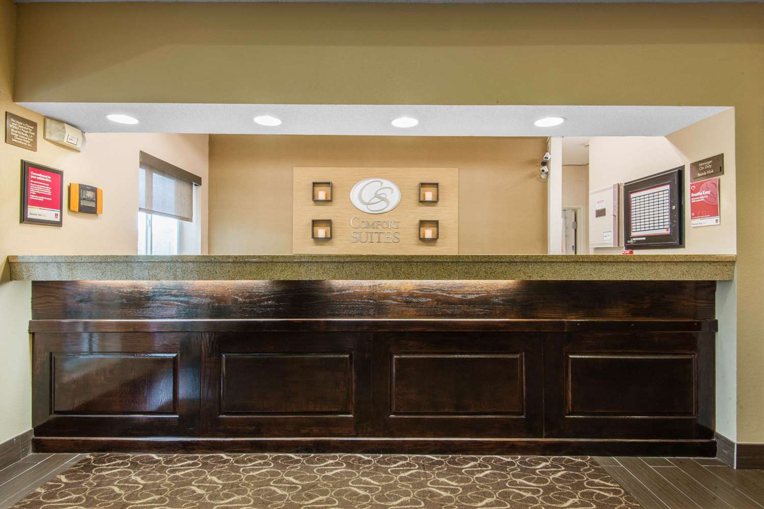 Comfort Suites Rochester Henrietta University Area 5/40