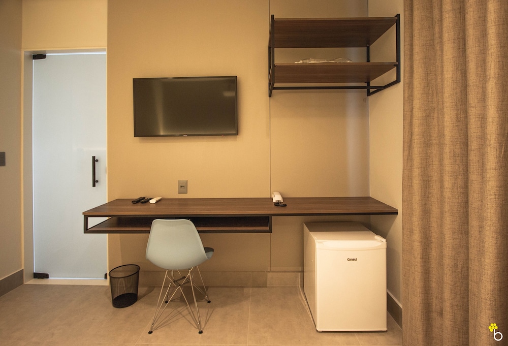 NAIM Hotel 13/18