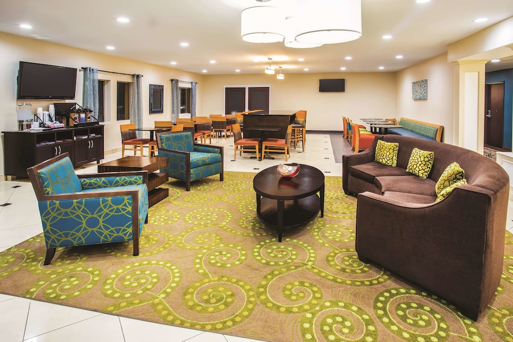 La Quinta Inn & Suites by Wyndham Evansville 24/43