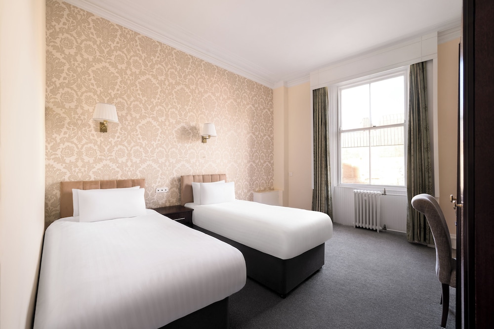 Station Hotel Aberdeen 32/67
